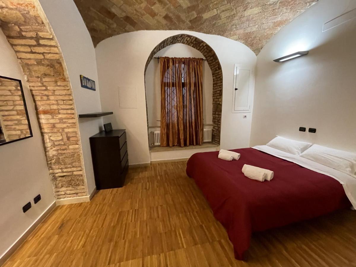 Heart Of San Lorenzo - La Casa Particular Рим Екстер'єр фото